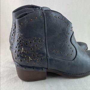 Buckle Gray Studded Ankle Boots Size 8
